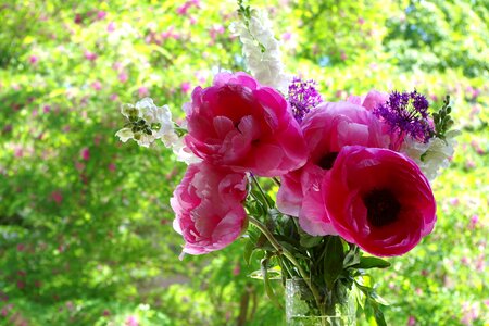 Bouquet flowers vase