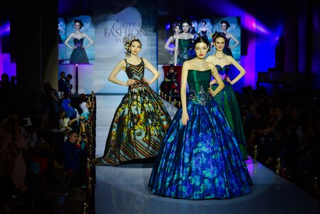 Music dress show