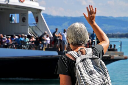 The hand goodbye ferry