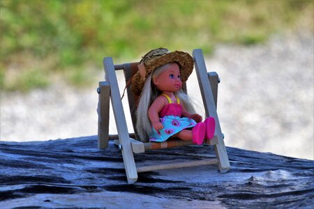 Sunbed relaxation doll