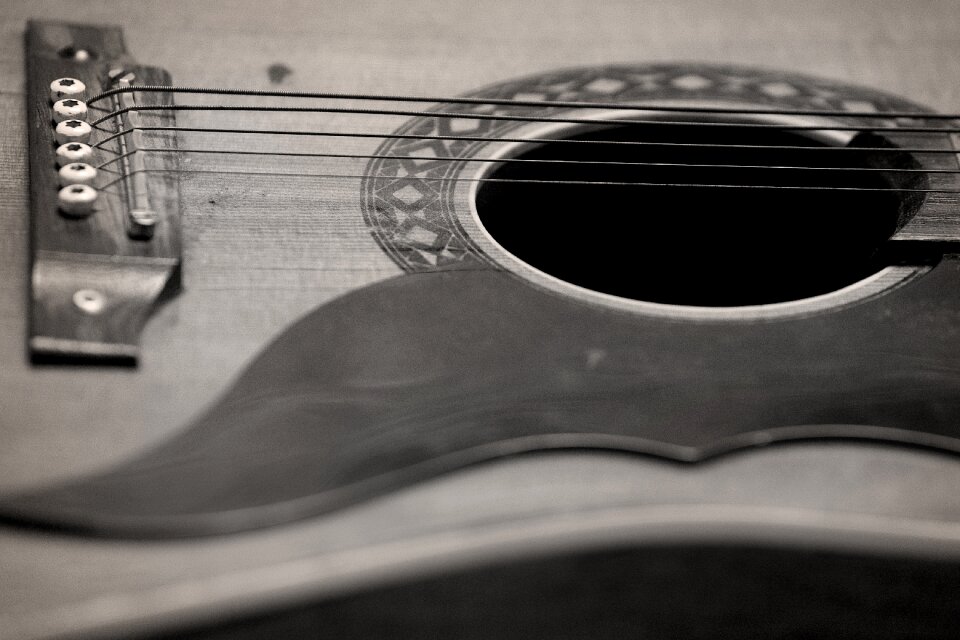 Instrument sound acoustic