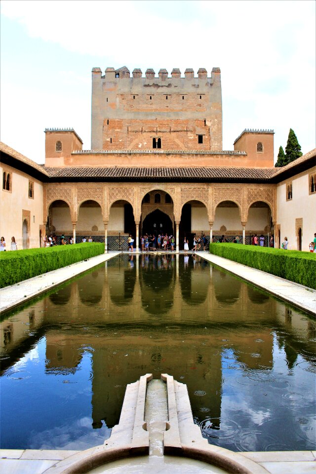Granada tourism mirroring