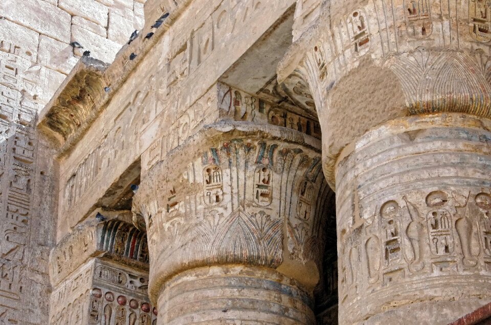 Temple columns decoration