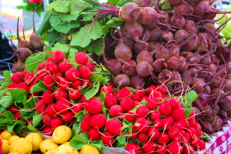 Beets greens market