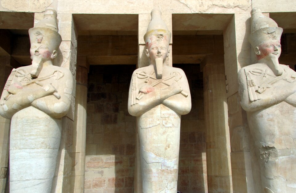 Temple pillars statues pharaoh-woman