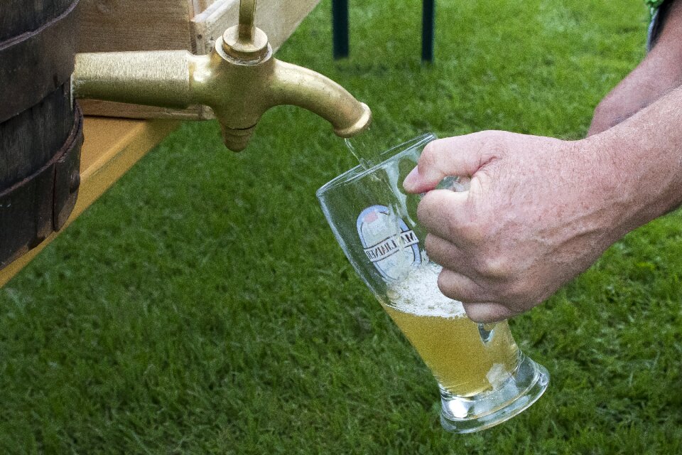 Wheat beer glass tap hahn