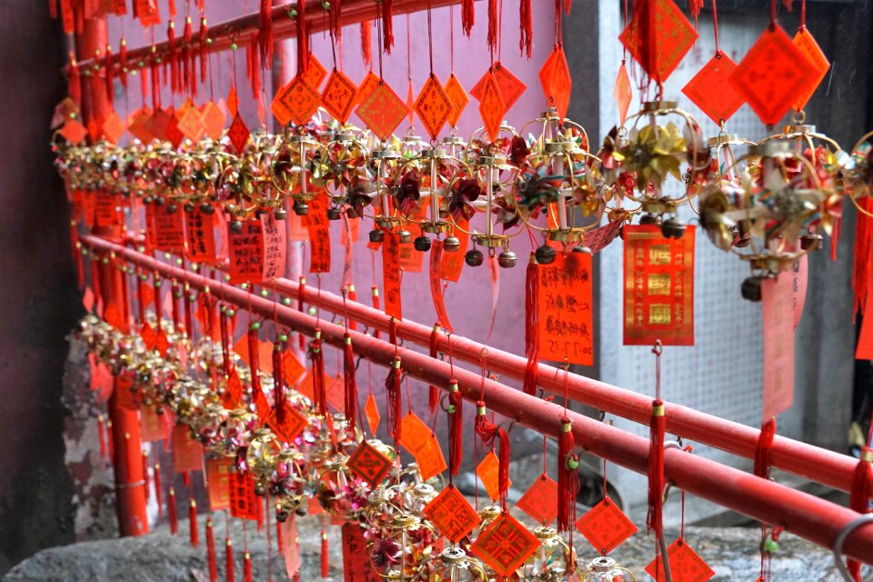 Ornament religion traditionally