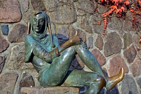 Sculpture schalk statue