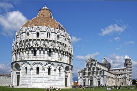 Piazza dei miracoli piazza del duomo the cathedral of santa maria assunta photo