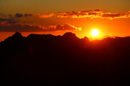 Sunrise mountain rays