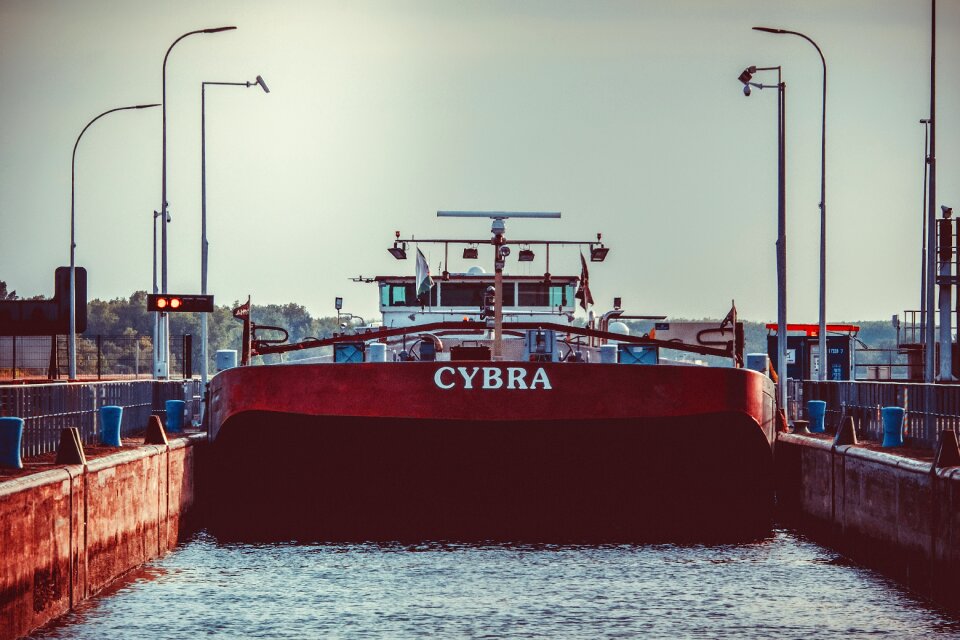 Frachtschiff cargo vessel create