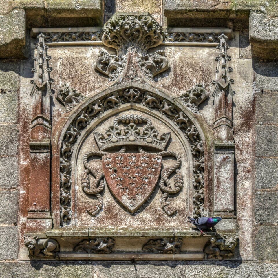 Wall sculpture symbol