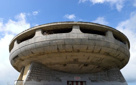 Monument concrete ufo