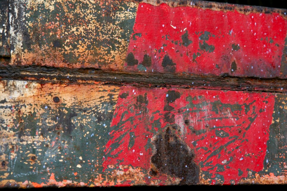 Surface red metal