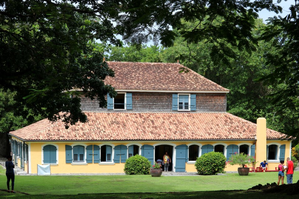 Colonial housing macouba