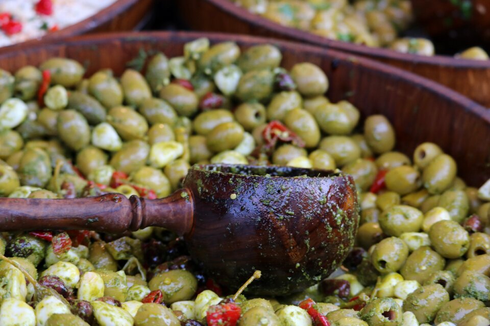 Green olives market skimmer
