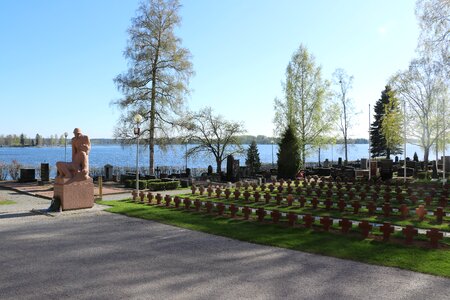 Headstones memorial lake