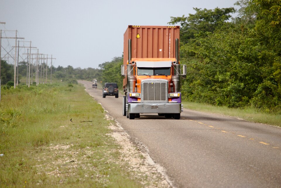 Container transportation vehicle