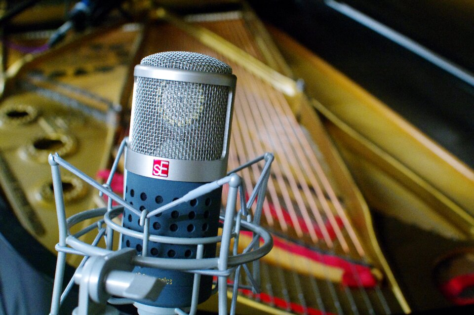 Recording large diaphragm microphone percussion