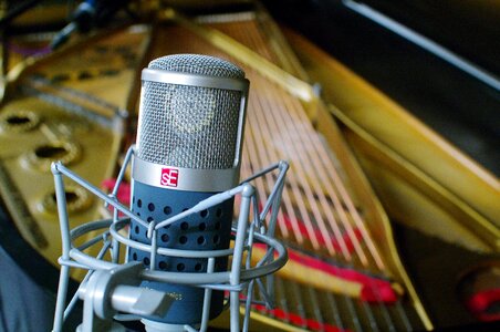 Recording large diaphragm microphone percussion