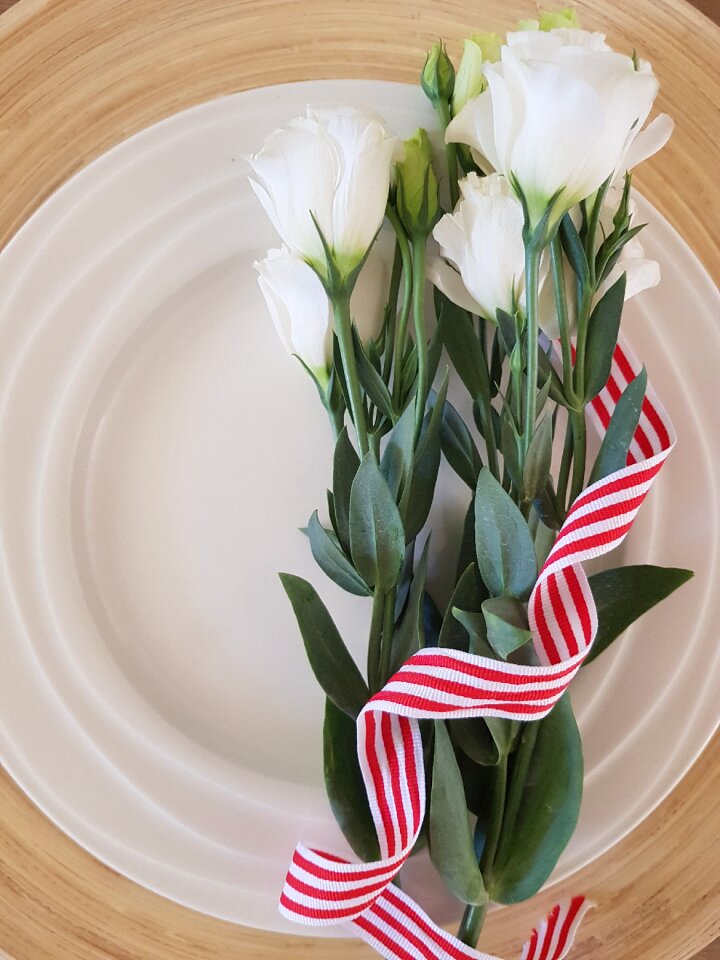Wood romantic floral
