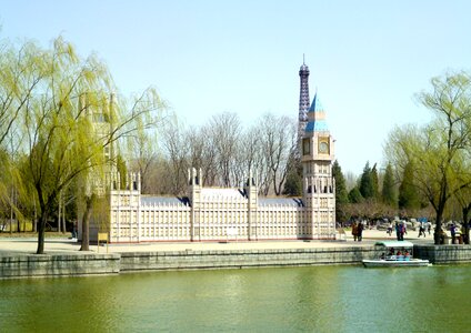 Green spring building