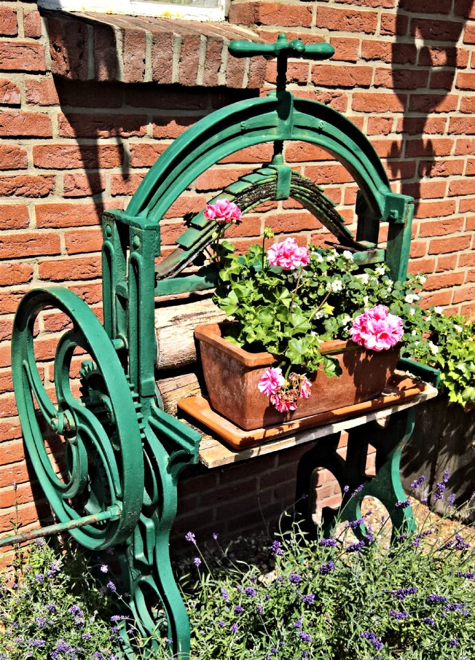 Old hand deficiency antique painted green