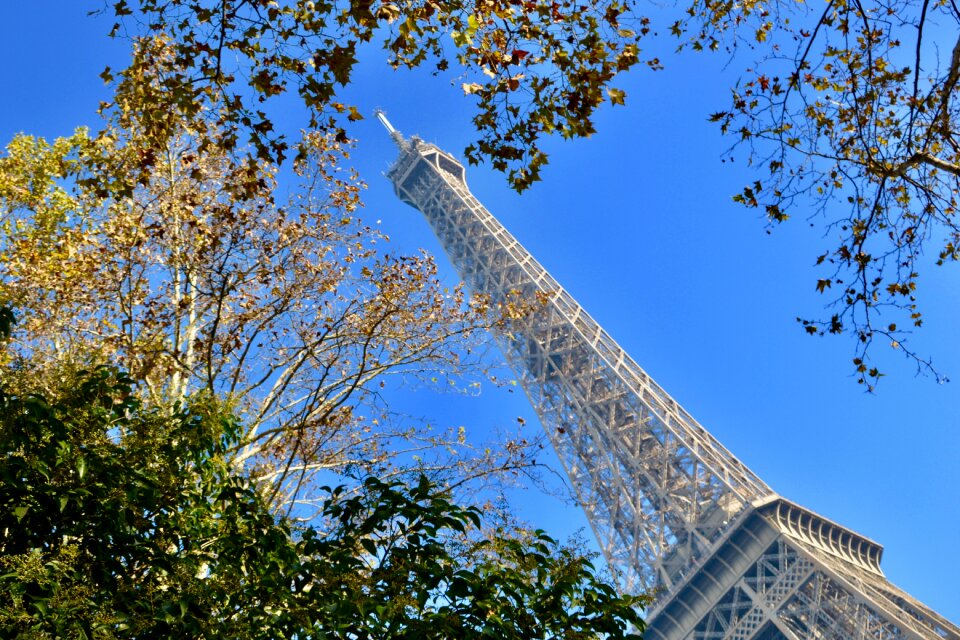 Photo tilt eiffel tower architecture metal three floors