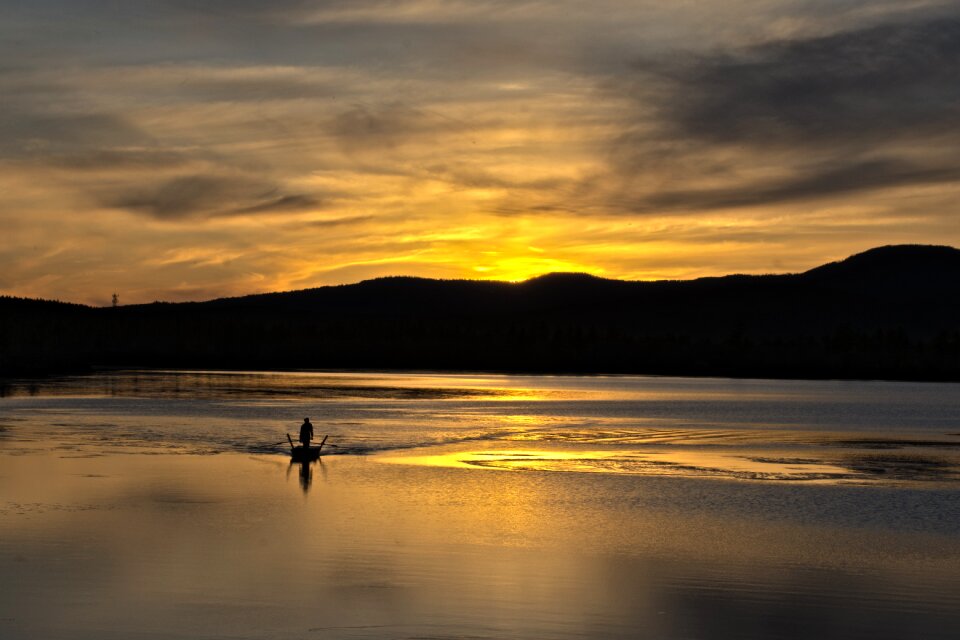 Cuckoo lake sunset ship