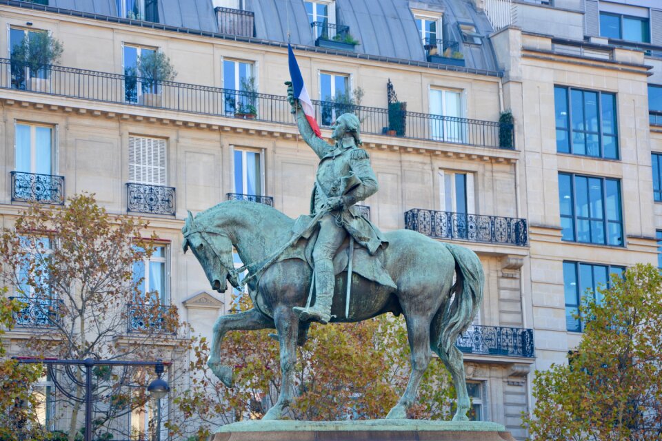 Paris france horse and washington culture bronze