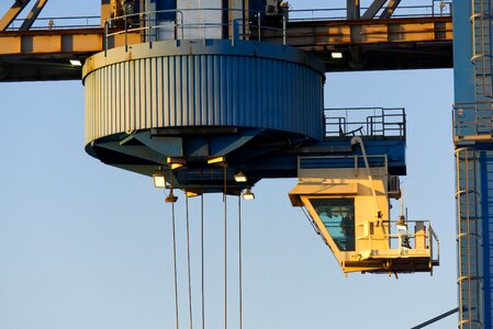Port loading cargo