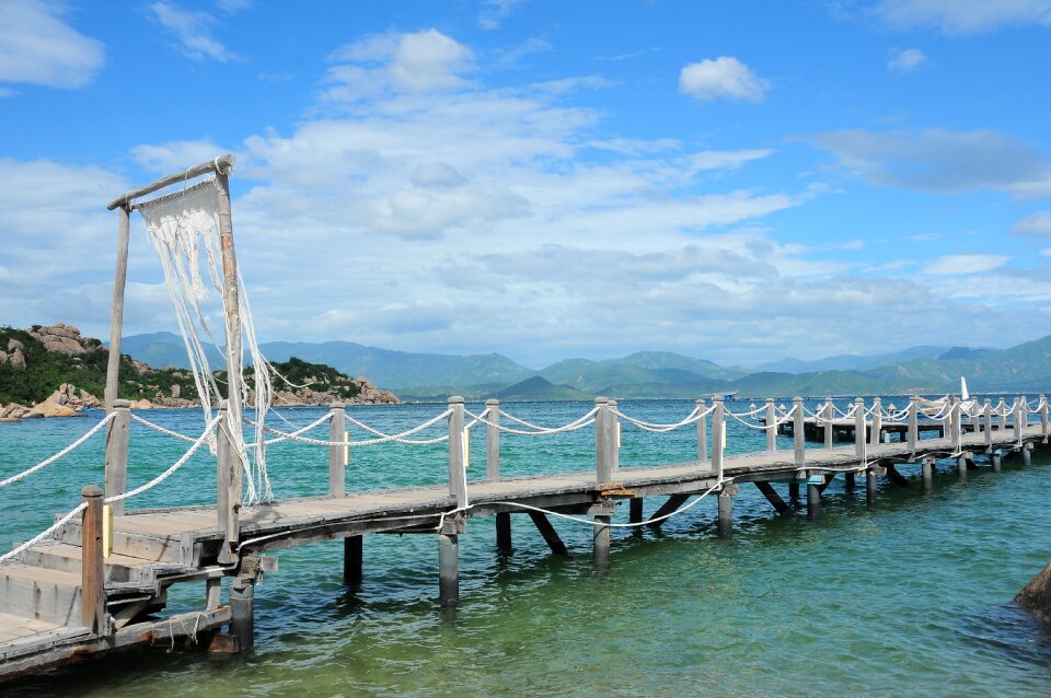 Water waves pier