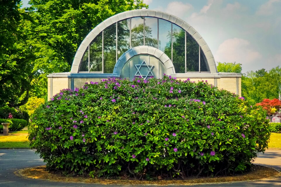 Jewish cemetery commemorate architecture