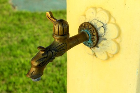 The valve water intake knob