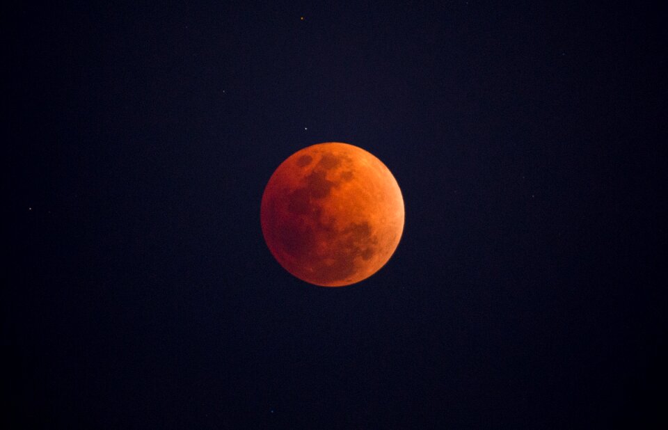 Luna blood moon space