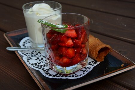 Strawberries ice cream glasses