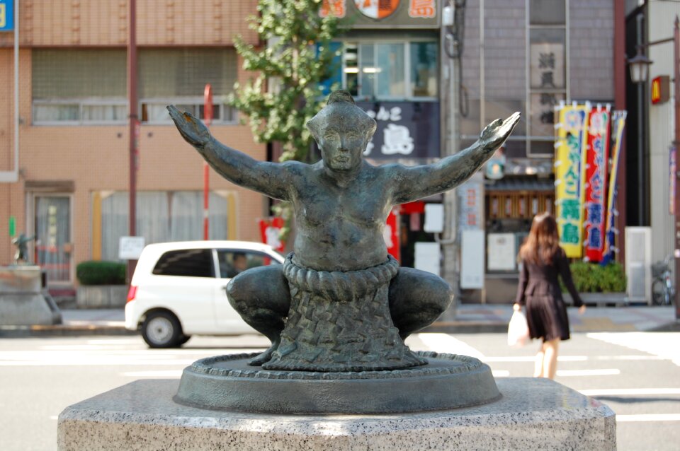Sculpture japan pose