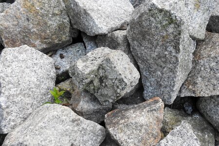 Stone masonry construction elements