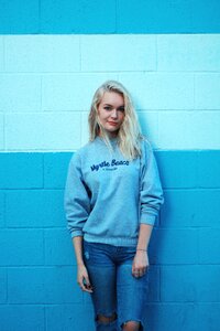 Blonde wall blue wall