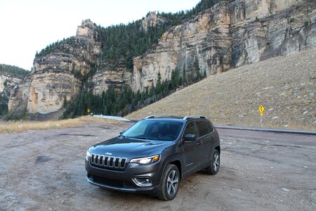 Cherokee car travel photo