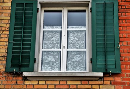 Brick shutters walls