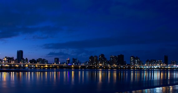 City night skyline photo