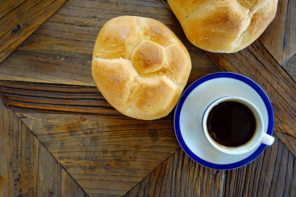 Coffee roll coffee cup