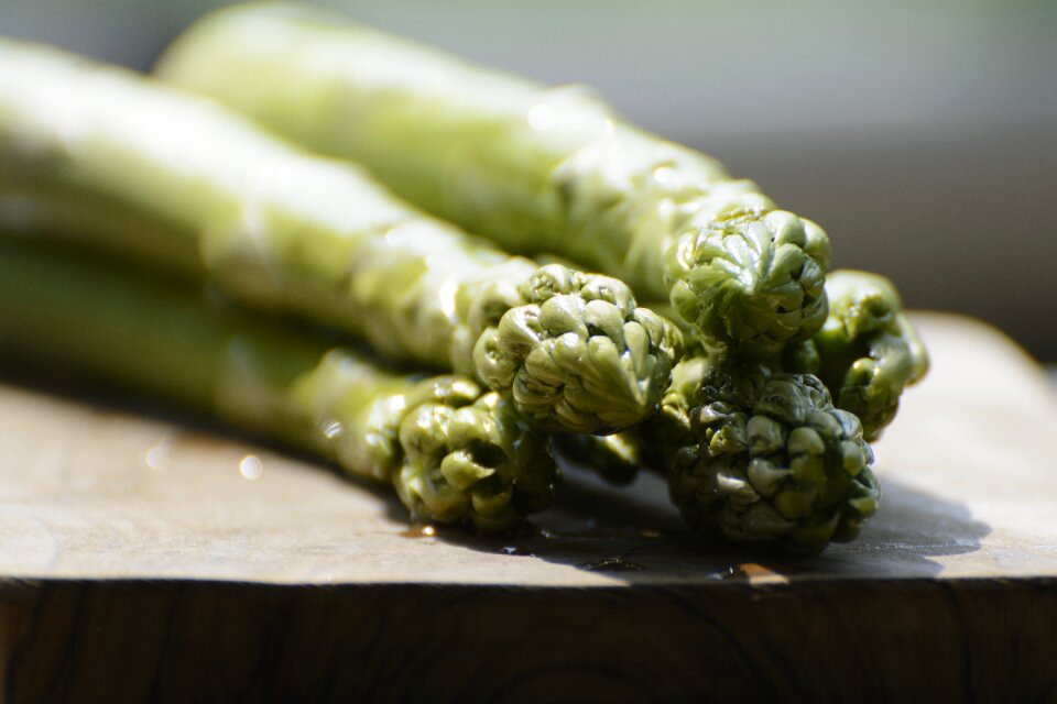 Asparagus time eat green