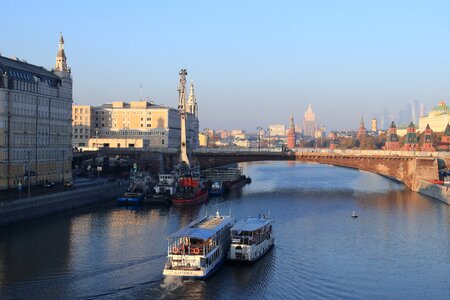 Bridge moscow quay