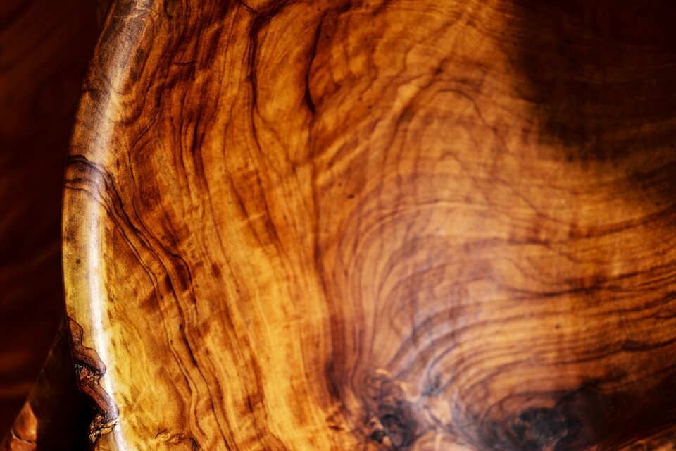 Structure brown oiled