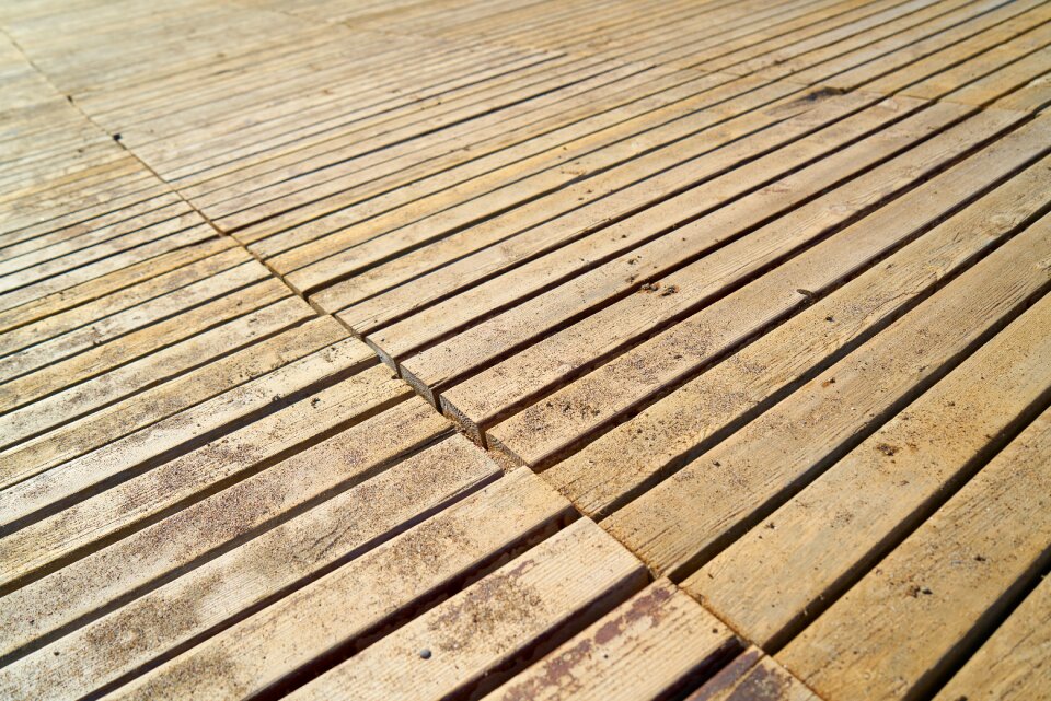 Surface pattern wall