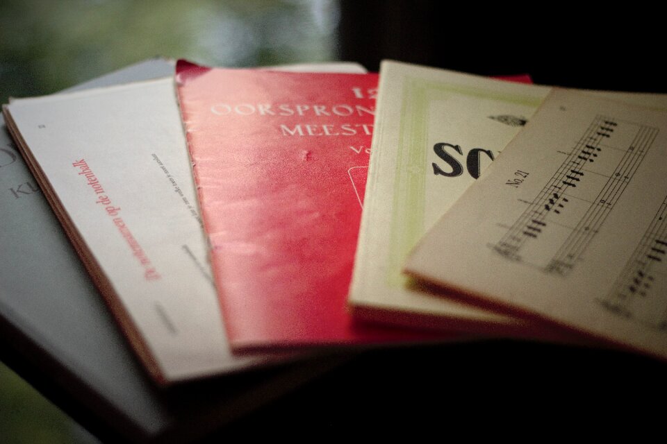 Booklets note music
