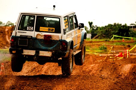 Off-roading sand nissan