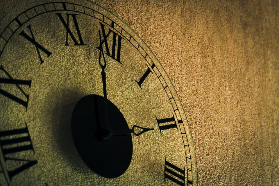 Movement vintage hour